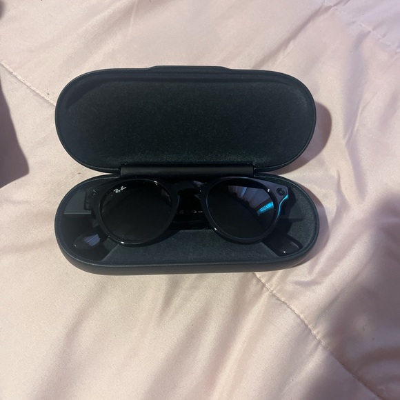 Ray-Ban Classic Black Sunglasses with Case